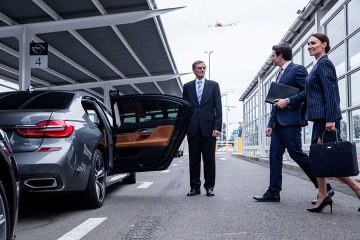 Choosing The Right Chauffeur Service For Your Airport Transfer 2